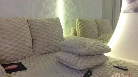 moniqque 스트림 이미지