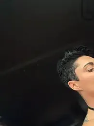 LukeLouHarvey 스트림 이미지