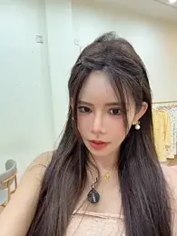 Selenaaaaa- Stripchat 방송 화면